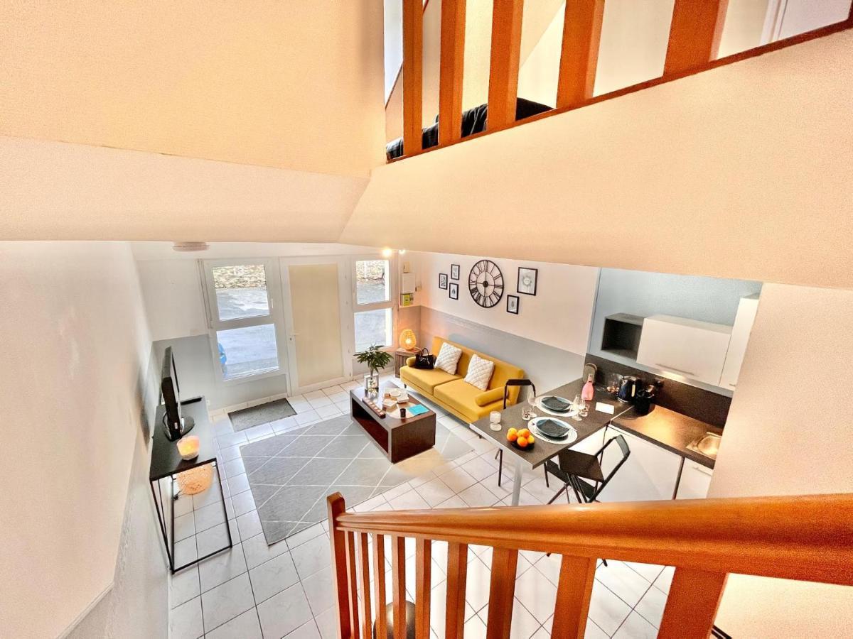 Charmant Duplex Proche De La Gare, Parking Gratuit Laval  Exterior photo